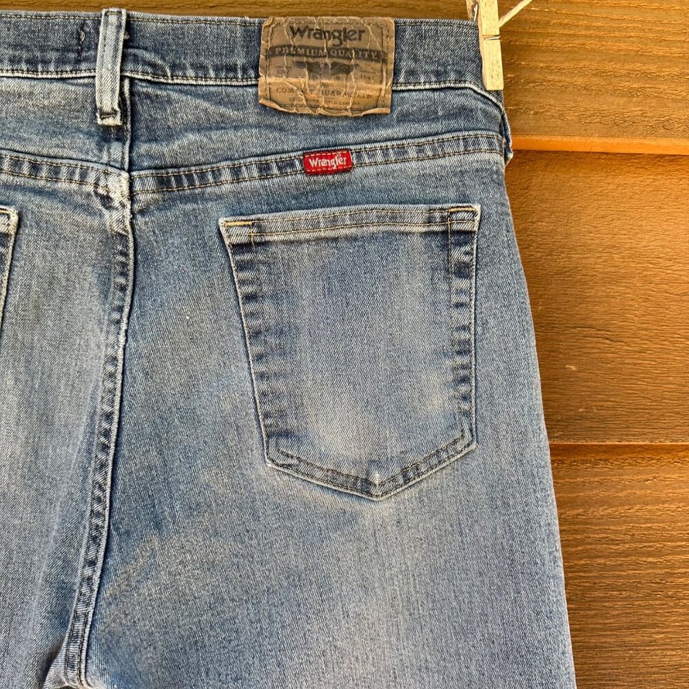 Wrangler Men’s Relaxed Fit Y2K Vintage Medium Blue Jeans Size 32 - Picture 11 of 13